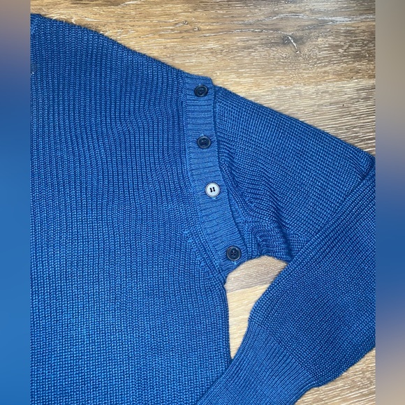 NWT VHNY WOMENS OVERSIZED SWEATER WITH REMOVABLE SLEEVES SIZE L/XL IN BLUE - Picture 5 of 9